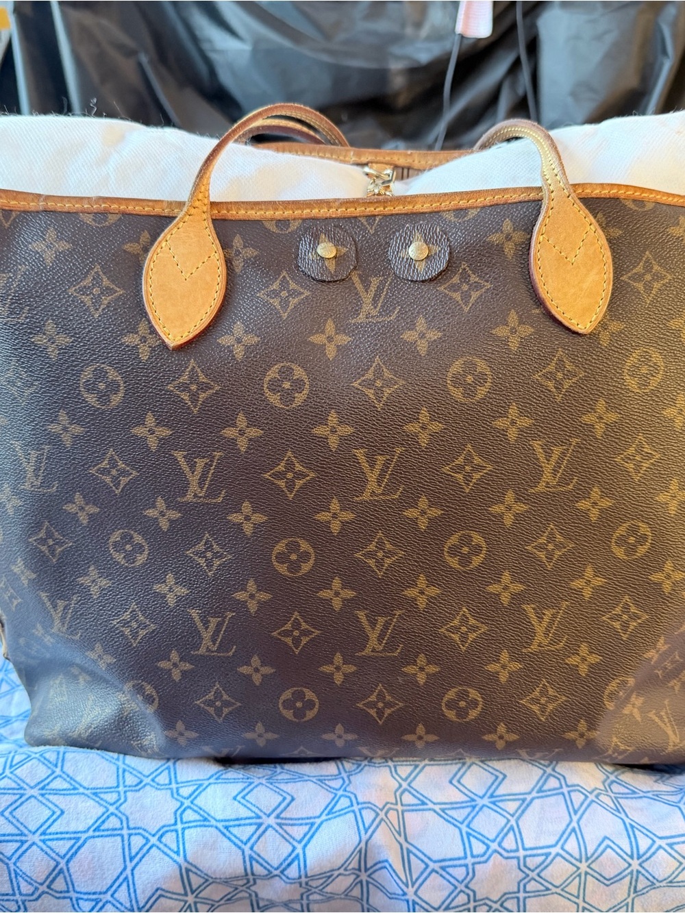 Louis Vuitton Monogram Neverfull MM – Well Loved / Repaired Condition